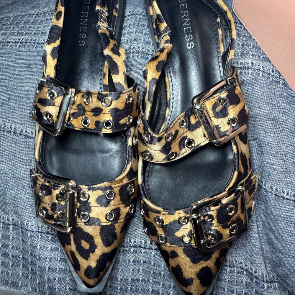 BERNESS 
Double Buckle Pointed Toe
Slingback Flat Leopard Brand New - Picture 11 of 11